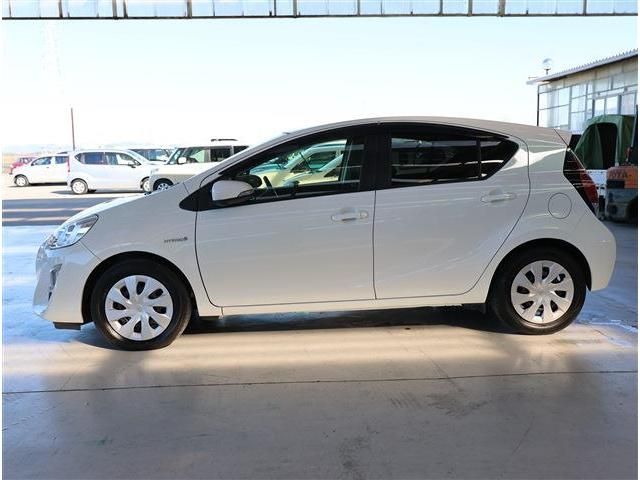 TOYOTA AQUA 2017 Image 31