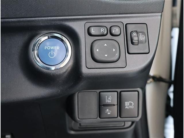 TOYOTA AQUA 2017 Image 31