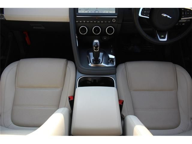 JAGUAR E-PACE 2020 Image 31