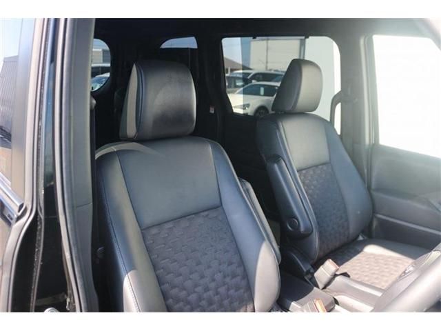 TOYOTA VOXY HYBRID 2022 Image 31