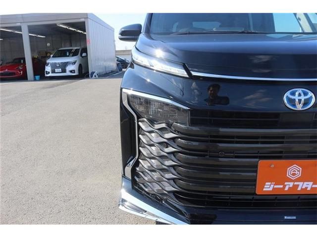 TOYOTA VOXY HYBRID 2022 Image 31