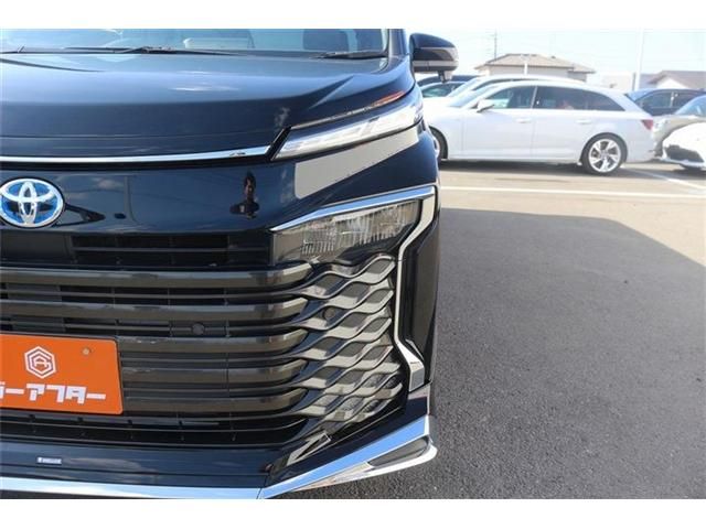 TOYOTA VOXY HYBRID 2022 Image 31