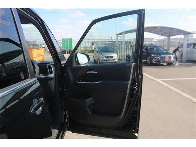 TOYOTA VOXY HYBRID 2022 Image 31