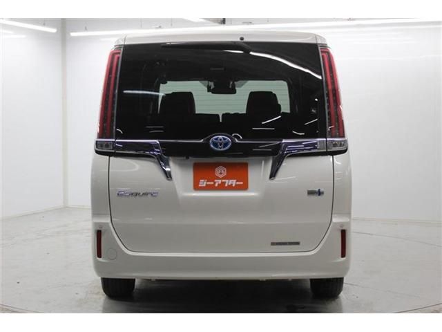 TOYOTA ESQUIRE HYBRID 2018 Image 31