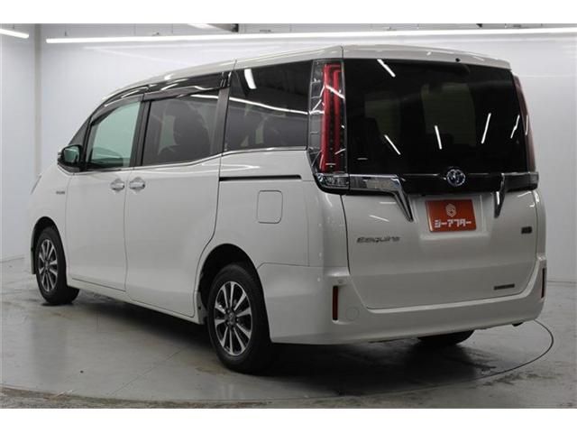 TOYOTA ESQUIRE HYBRID 2018 Image 31