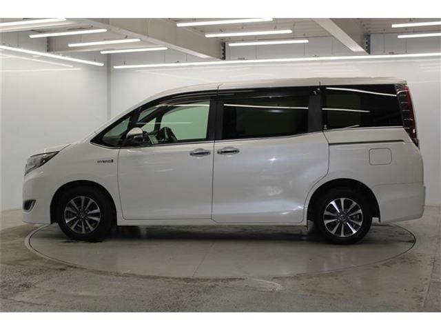 TOYOTA ESQUIRE HYBRID 2018 Image 31