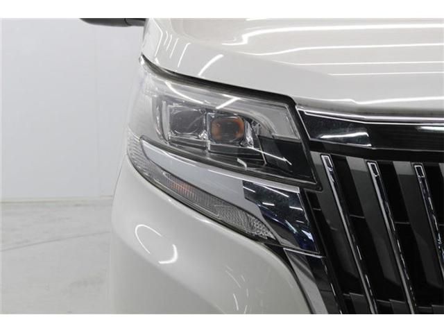 TOYOTA ESQUIRE HYBRID 2018 Image 31