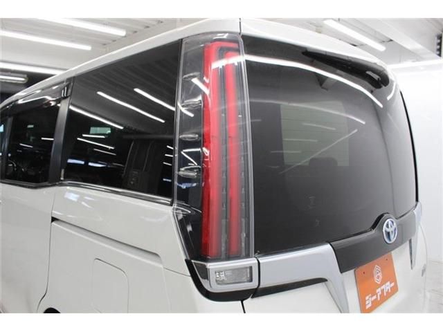 TOYOTA ESQUIRE HYBRID 2018 Image 31