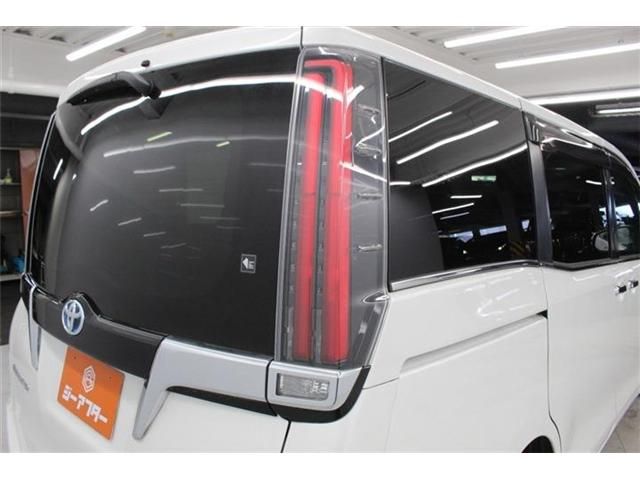 TOYOTA ESQUIRE HYBRID 2018 Image 31