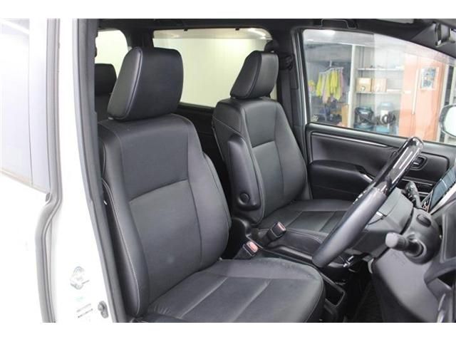 TOYOTA ESQUIRE HYBRID 2018 Image 31