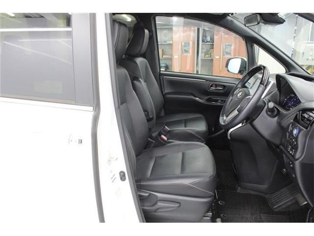 TOYOTA ESQUIRE HYBRID 2018 Image 31