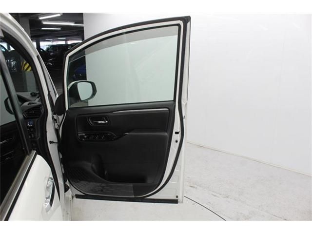 TOYOTA ESQUIRE HYBRID 2018 Image 31