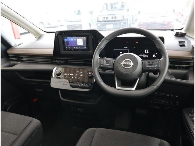 NISSAN SERENA  WG 2025 Image 31