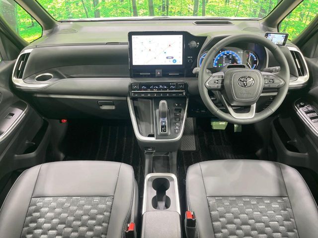 TOYOTA VOXY HYBRID 2025 Image 31