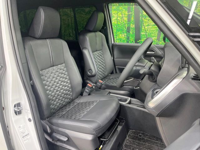 TOYOTA VOXY HYBRID 2025 Image 31