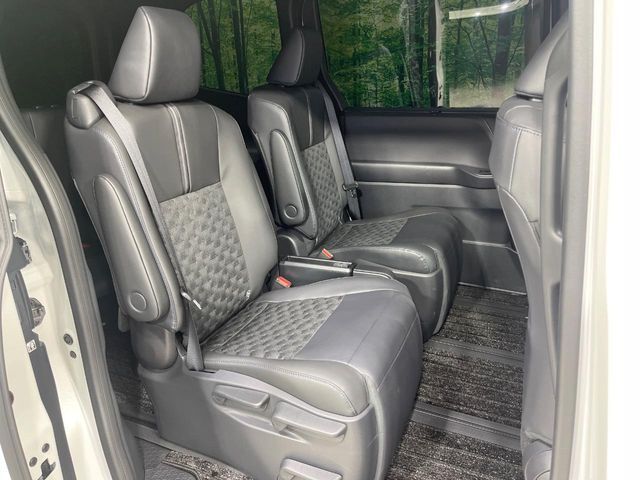 TOYOTA VOXY HYBRID 2025 Image 31