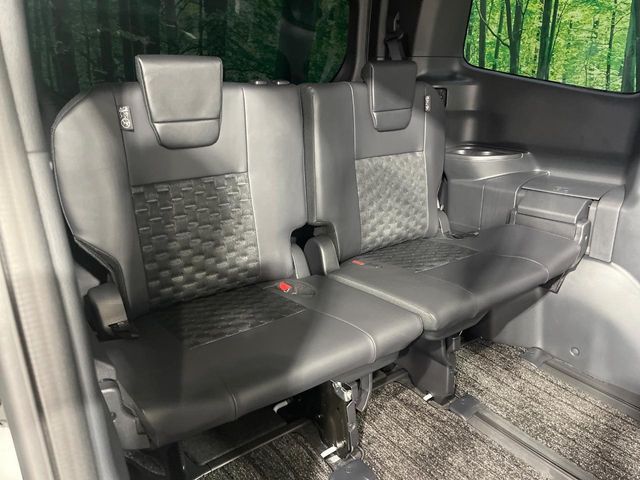 TOYOTA VOXY HYBRID 2025 Image 31