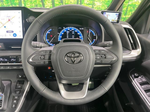 TOYOTA VOXY HYBRID 2025 Image 31