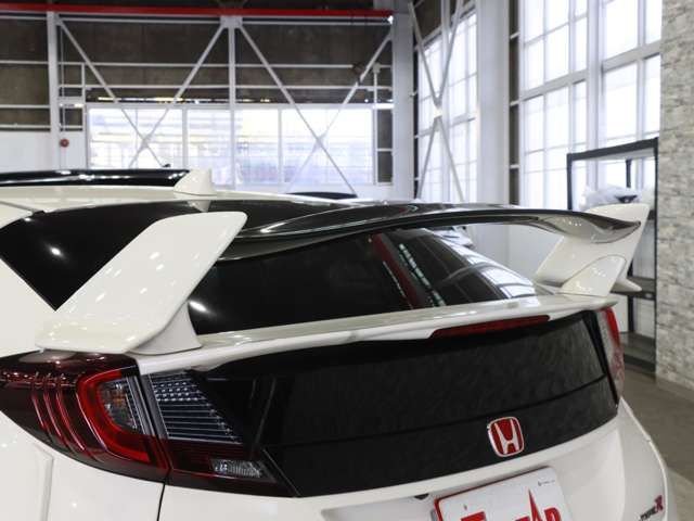 HONDA CIVIC HATCHBACK 2016 Image 31