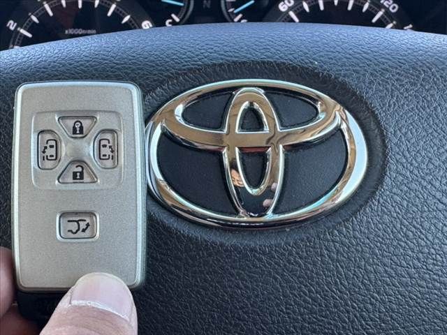 TOYOTA VELLFIRE 2014 Image 31