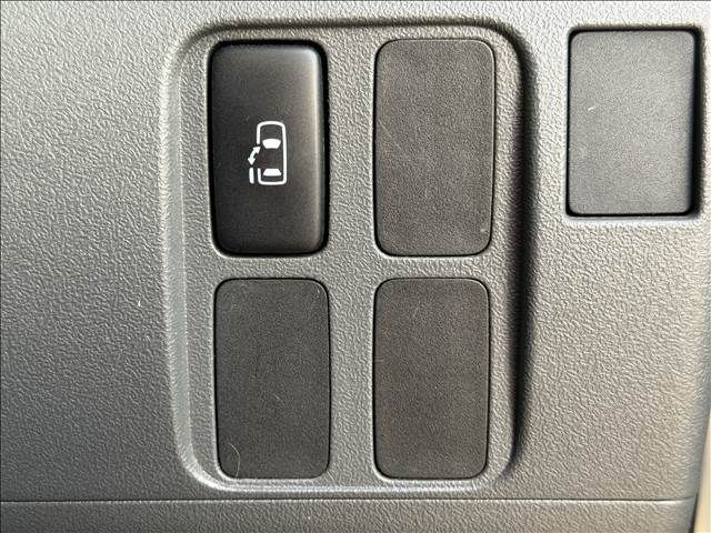 DAIHATSU TANTO CUSTOM 2010 Image 31