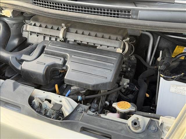 DAIHATSU TANTO CUSTOM 2010 Image 31