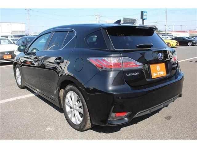 TOYOTA LEXUS CT200H 2017 Image 31