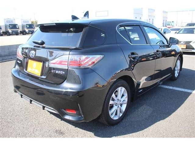 TOYOTA LEXUS CT200H 2017 Image 31