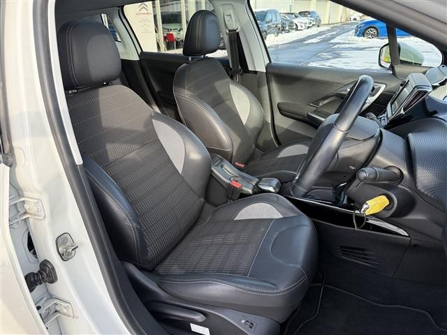 PEUGEOT 2008 2018 Image 31