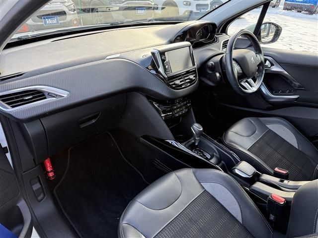 PEUGEOT 2008 2018 Image 31