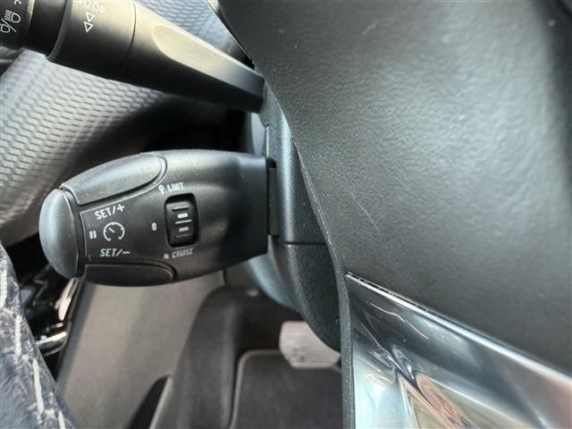 PEUGEOT 2008 2018 Image 31