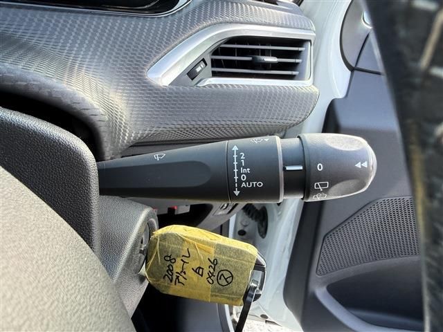 PEUGEOT 2008 2018 Image 31