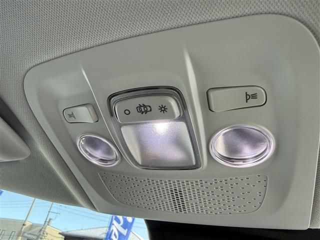 PEUGEOT 2008 2018 Image 31