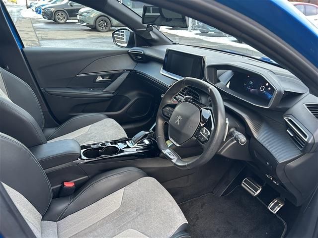 PEUGEOT 208 2020 Image 31