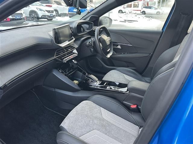 PEUGEOT 208 2020 Image 31