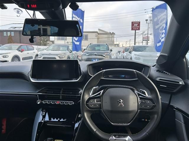 PEUGEOT 208 2020 Image 31