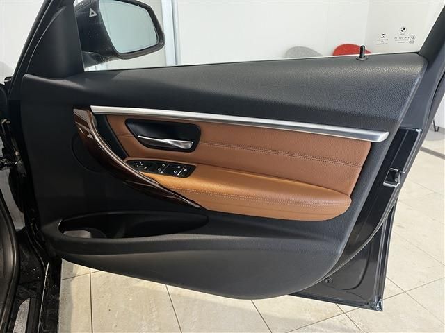BMW 3SERIES SEDAN 2017 Image 31