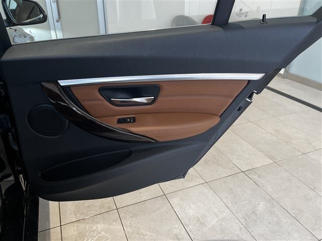 BMW 3SERIES SEDAN 2017 Image 31