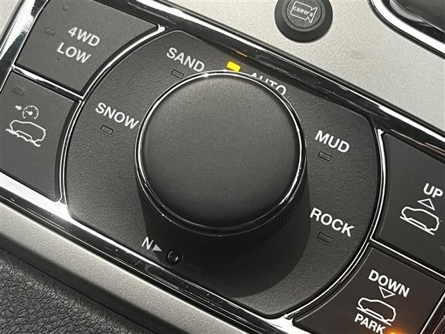 JEEP GRAND CHEROKEE 2017 Image 31