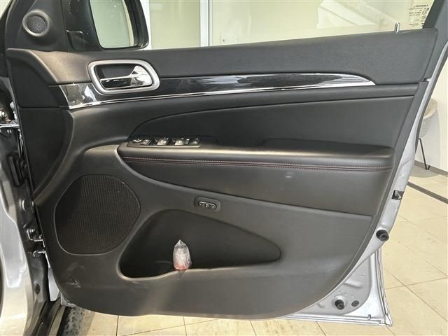 JEEP GRAND CHEROKEE 2017 Image 31