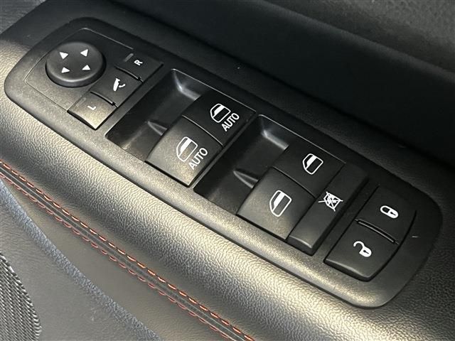 JEEP GRAND CHEROKEE 2017 Image 31