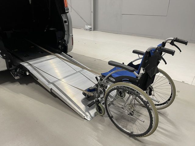 TOYOTA NOAH 2020 Image 31