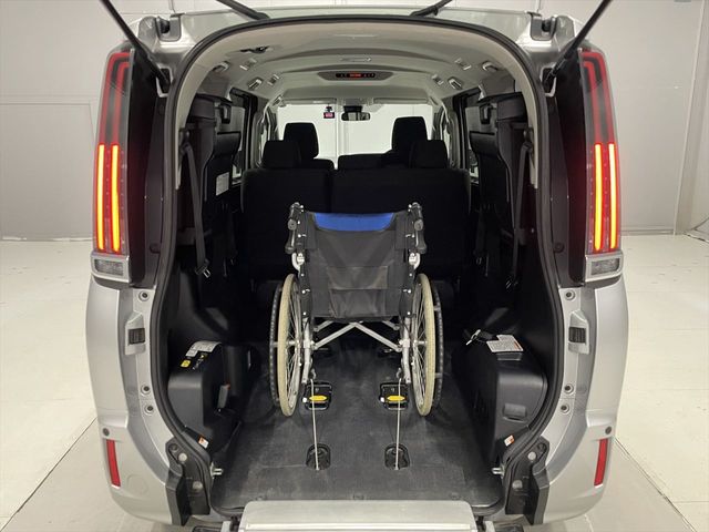 TOYOTA NOAH 2020 Image 31