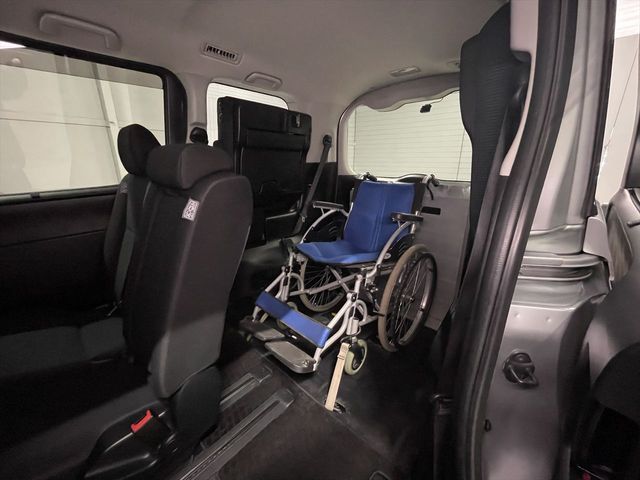 TOYOTA NOAH 2020 Image 31