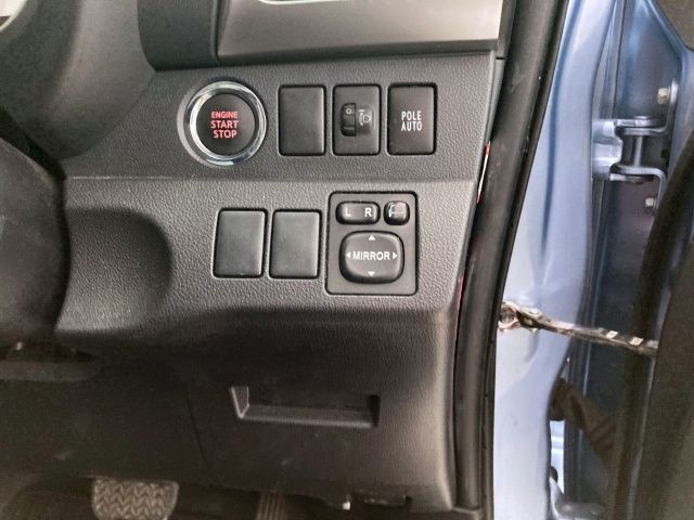 TOYOTA RACTIS 2011 Image 31