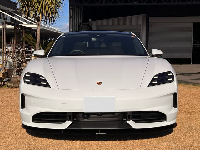 PORSCHE TAYCAN 2025 Image 31