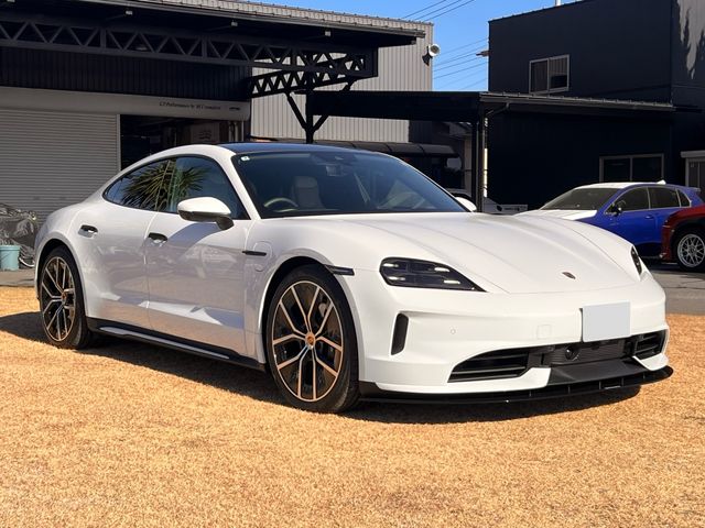 PORSCHE TAYCAN 2025 Image 31