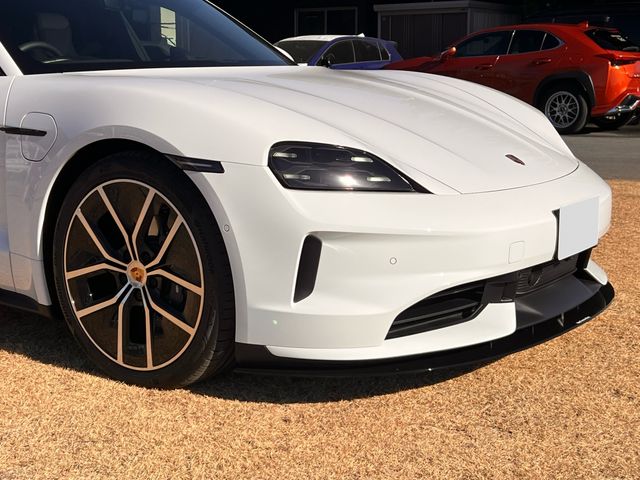 PORSCHE TAYCAN 2025 Image 31