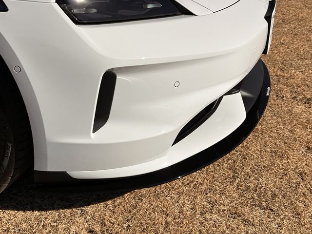 PORSCHE TAYCAN 2025 Image 31