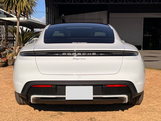 PORSCHE TAYCAN 2025 Image 31